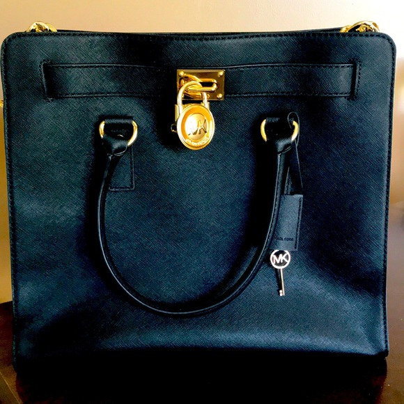 MICHAEL Michael Kors Handbags - Black Micheal Kors Hamilton almost new.